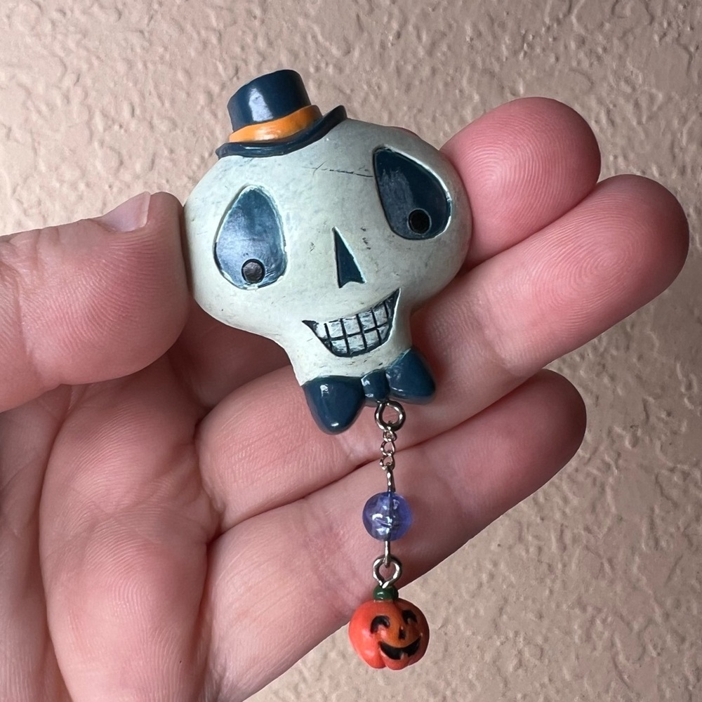 Russ Halloween Skull Brooch with Jack-O-Lantern Dangle – Spooky Cute Vintage​